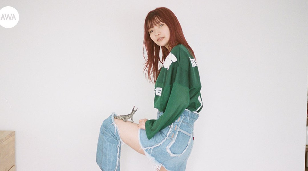 新世代シンガーの「halca」が“クールでホットなスクランブル mix”をテーマに「AWA」でプレイリストを公開!