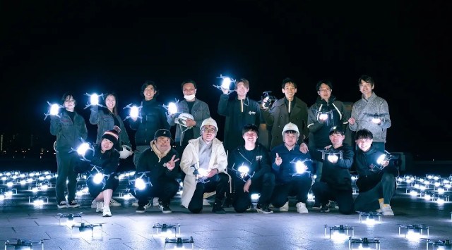 Jリーグ30周年で初のドローンショー!ドローンショー社と日本橋丸玉屋が「FIREWORKS DRONE SHOW」演出を担当 特殊効果花火を打ち上げます。 株式会社ドローンショー