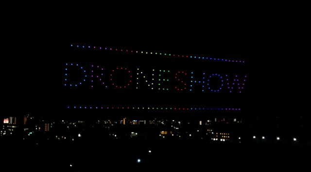 Jリーグ30周年で初のドローンショー!ドローンショー社と日本橋丸玉屋が「FIREWORKS DRONE SHOW」演出を担当 特殊効果花火を打ち上げます。 株式会社ドローンショー