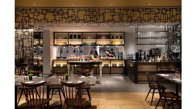 コートヤード・バイ・マリオット 新大阪ステーション Dining & Bar LAVAROCKの夏は“黄色”がテーマ 夏限定「LEMON BURGER(レモンバーガー)」を発売