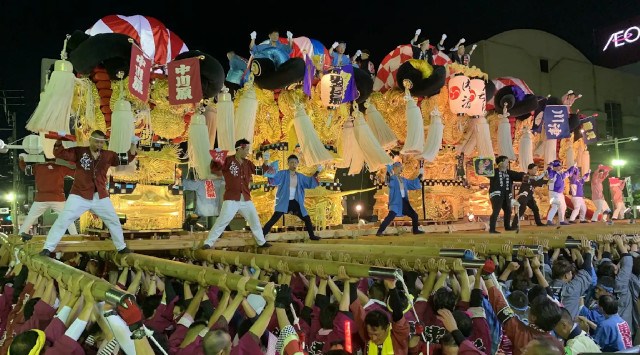 瀬戸大橋開通35周年記念瀬戸大橋をバックに、中四国最大級となる15,000発の花火が打ち上がる!「第58回さかいで大橋まつり」開催!開催期間:令和5年8月4日(金)~6日(日)、11日(金・祝)