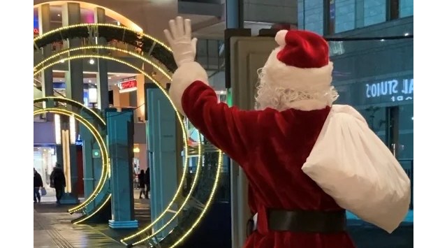 高さ4mのクリスマスツリーが登場&サンタがホテルにやってくる!「Park Front Christmas 2023」開催!2023年11月17日(金)~2024年1月8日(月・祝)東急ホテルズ