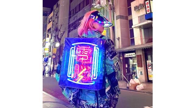 イキすぎた光と狂気の脳汁チャージスポット『脳汁スタンド』開催 マルハン東日本「ヲトナ基地プロジェクト」第3弾イベント巨大な脳みそから供給される脳汁ドリンクで「脳汁、満タン」に!Afro&Co.