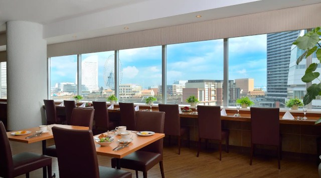 横浜桜木町ワシントンホテル DINING&BAR「BAYSIDE」8月4日(月)限定!みなとみらいの夜景×花火を個室で鑑賞「海側個室確約パーティープラン~フリーフロー2時間付き~」藤田観光株式会社