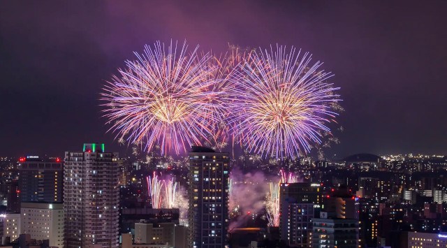 見上げる花火から、見渡す花火へ 屋上ヘリポートからの花火鑑賞付き宿泊プランを販売 【2025年7月25日(金)】豊平川花火大会を、天空の特等席から 株式会社西武・プリンスホテルズワールドワイド