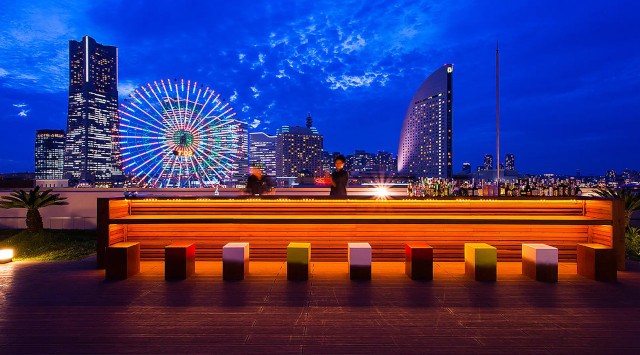 【夏季・週末限定】7/18(金)~9/14(日)ルーフトップテラスにて「THE OCEAN’S BAR」がOPEN!みなとみらいの景色がパノラマビュー!|グランドオリエンタルみなとみらい 株式会社BP