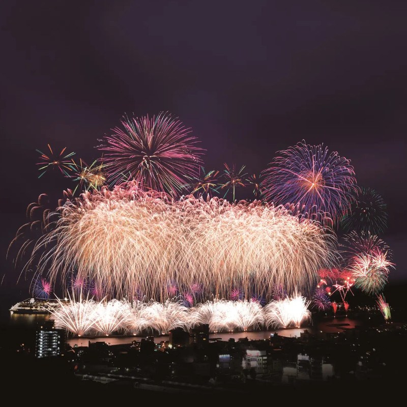 伊東温泉海の花火大会 今年は伊豆最多の14回実施! 7/26~8/30の期間、最大3夜連続開催 伊東市役所