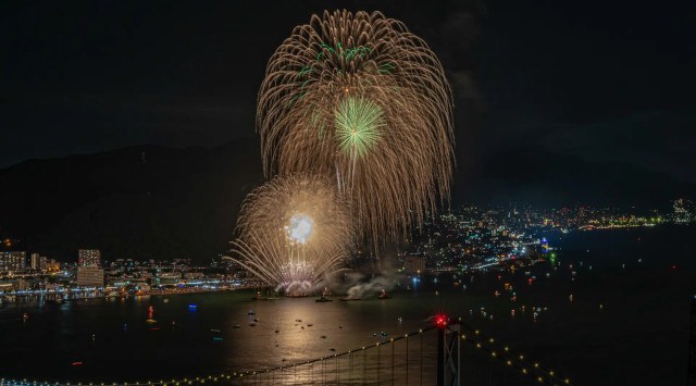 西日本を代表する花火大会『関門海峡花火大会〈門司側〉』、大阪・関西万博「JAPAN FIREWORKS EXPO」に登場!〜お盆の“迎え火”として受け継がれてきた祈りの花火が、万博の夜空を灯す〜JFE