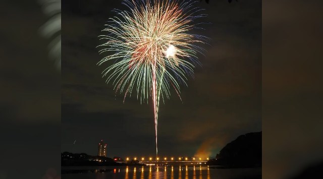 神奈川県屈指の一大花火イベント!「第52回相模原納涼花火大会」9/6(土)開催!夜空を彩る約8,000発もの花火が川面に映える!70年以上に渡り人々に愛されてきた相模川の夏の風物詩 相模原市