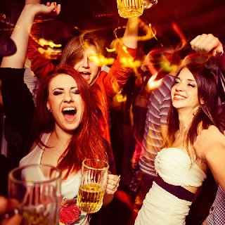 早い時間から楽しめる！クラブの常識を変える19時スタート！