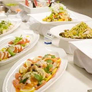 店舗特製軽食料理付き！