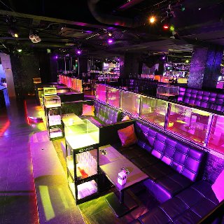 ジラフのVIPでシャンパン！