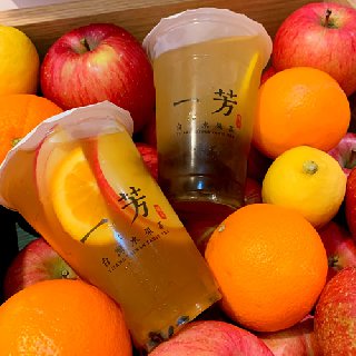 フレッシュな果物を目の前でフルーツティーに！