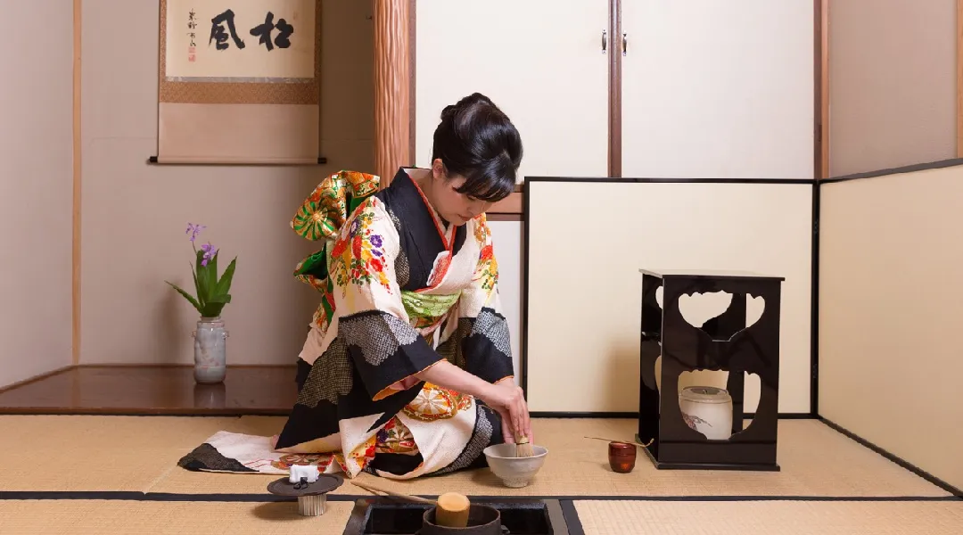 第2・土9.13茶道部15.30-17.30時ぐらい？和や何か作るのが好きなのでもです一人参加も安心・茶道しながら・気持ちも落ち着けて和の心・女性らしくいかがですか？