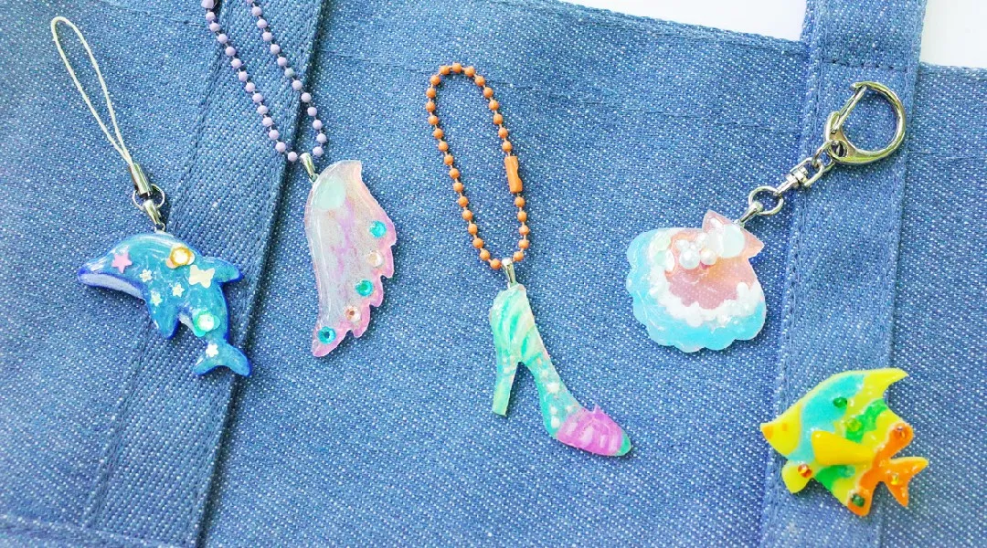 夏休み限定　UVレジン｢オーロラアクセサリー｣作り