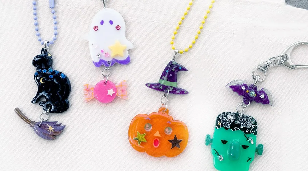 ハロウィン限定　UVレジン｢ゆらゆらキーホルダー｣