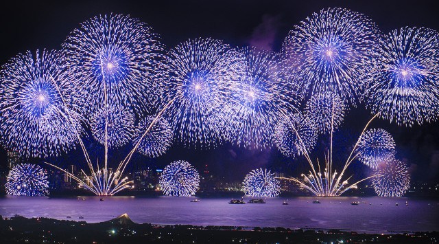 長浜・北びわ湖大花火大会2023 - 豊公園自由広場の琵琶湖沖合 伝統行事・日程・見どころ・混雑状況・開催場所 - 夏祭り 花火大会 2023