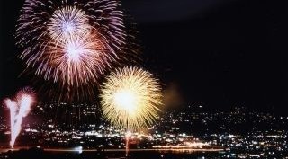 市田灯ろう流し大煙火大会 2023・日程・穴場・見所・打ち上げ時間 - 花火大会・夏祭り
