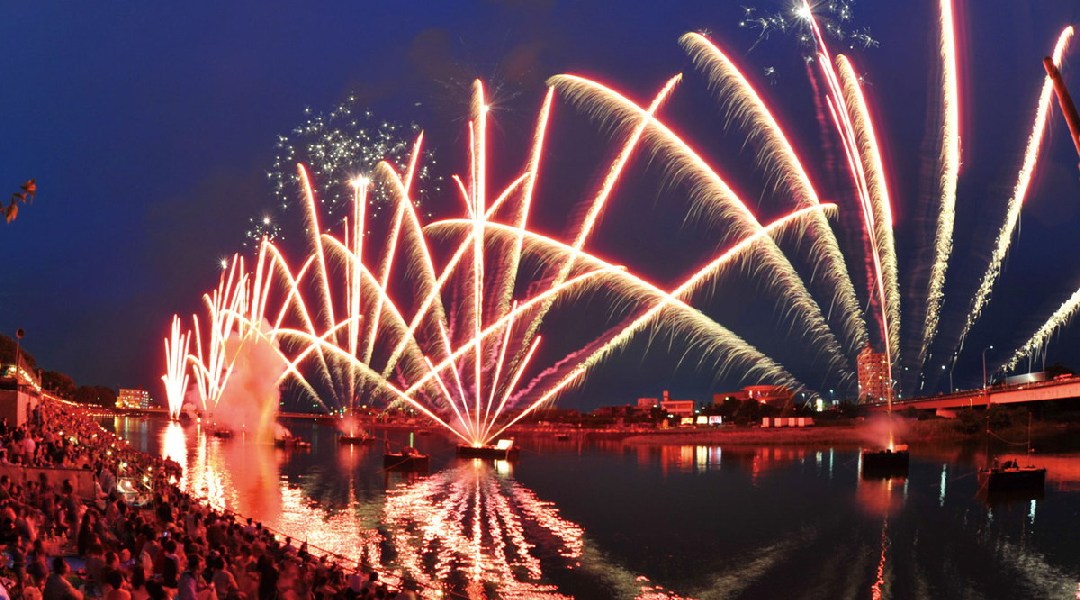 豊橋祇園祭 2023 ・日程・穴場・見所・打ち上げ時間 - 花火大会・夏祭り