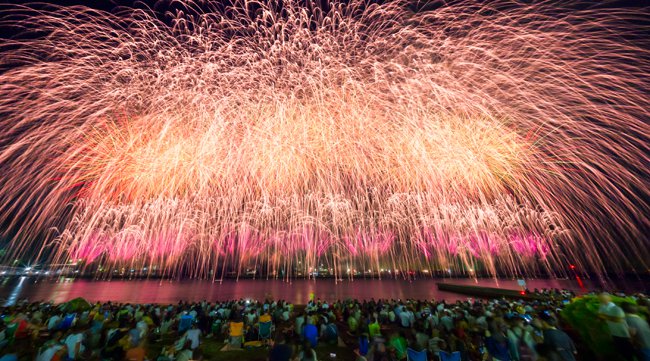 土肥サマーフェスティバル海上花火大会 2023 松原公園芝生広場特設会場 静岡県伊豆市土肥 - 日程・穴場・見所・打ち上げ時間 - 花火大会・夏祭り 2023