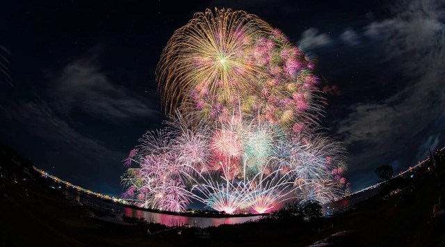 阿賀野川ござれや花火 花火大会2024 新潟県新潟市北区 阿賀野川松浜橋上流 - 恒例行事・催事・穴場・チケット・見所・打ち上げ時間 - 夏祭り 花火大会