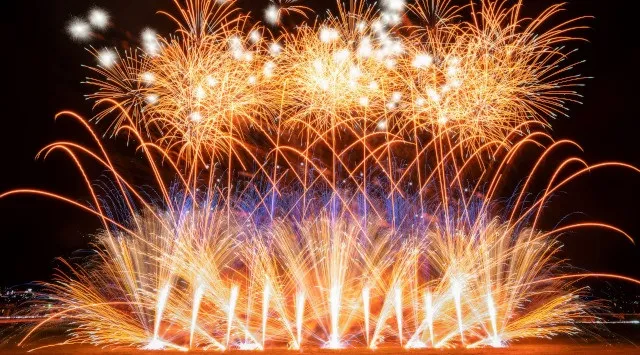 笛吹市夏祭り 石和温泉花火大会2025 山梨県笛吹市 笛吹市役所本館前 笛吹川河川敷 - 恒例行事・催事・穴場・チケット・見所・打ち上げ時間 - 夏祭り 花火大会