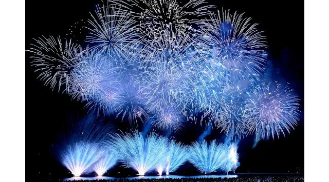 ハウステンボス 白銀の世界 グランドフィナーレ花火 2026年2月6日(金)、7日(土)、8日(日)、14日(土)、15日(日)、21日(土)、22日(日)、23日(月・祝)20時45分～20時54分