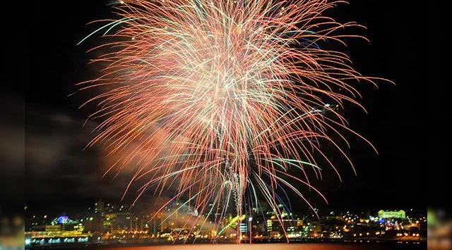 はこだて冬花火 花火大会 2026 緑の島 北海道函館市大町 - 日程・穴場・見所・打ち上げ時間 - 花火大会 夏祭り
