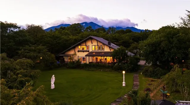 【日本最大級の独占お花見】2000坪の敷地に咲く桜を“1組”だけで貸切。Airbnb★5.0の究極ヴィラ「ReTune Hokuto」で、ととのう「花見×サウナ」予約解禁。ジーグロウ株式会社