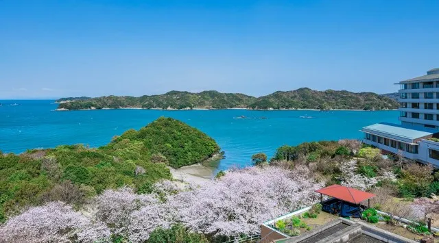 春の訪れ、敷地内2,000本の桜を満喫。昨年ご好評の「SAKURA LUXE」プランが進化して今年も1か月限定で販売 - 三重県伊勢市「旅荘 海の蝶」アンドリゾート株式会社