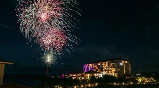 花火大会2026 ハイアット リージェンシー 瀬良垣アイランド 沖縄◆ゴールデンウィーク期間限定「瀬良垣ナイトプール」プレオープン - 日程・穴場・見所・打ち上げ時間 - 花火大会 お祭り