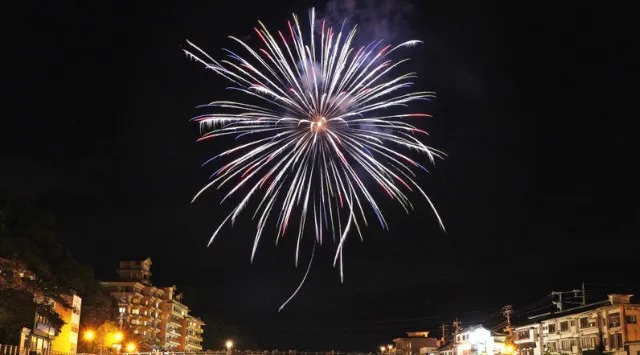 日本遺産花火 花火大会2026 恋谷橋上流河川敷 鳥取県東伯郡三朝町 - 見所・穴場・開催日時 - 花火大会・お祭り