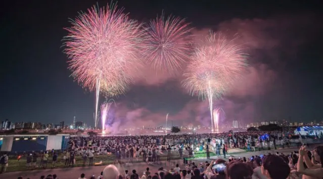 足立の花火 足立区花火大会2026 荒川河川敷（東京メトロ千代田線鉄橋～西新井橋間） - 伝統行事・日程・見どころ・混雑状況・開催場所 - 夏祭り 花火大会