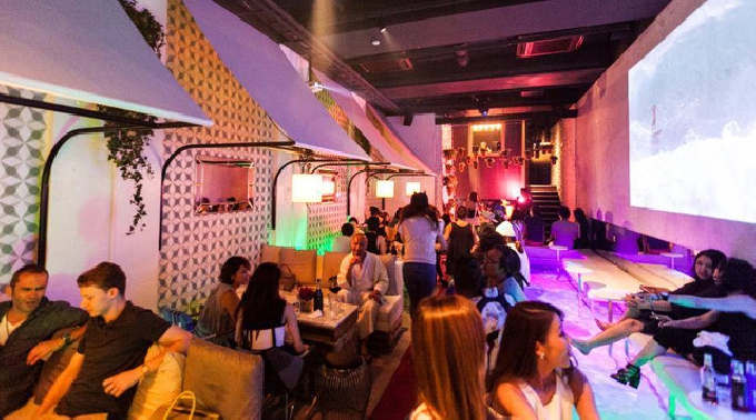 【seven HOUSE : 6/9 木曜日】毎夜、豪華絢爛なセレブパーティーが開かれる★まるで映画の世界のような豪邸“seven house”★平日も大盛り上がり！クーポン利用でお得に参加★