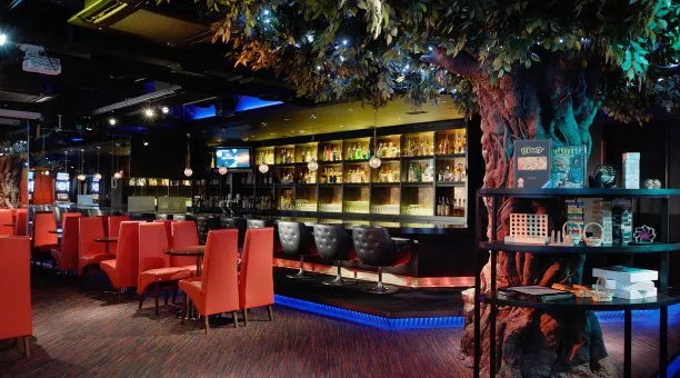 【池袋】巨大ジェンガやボードゲームとダーツオフ会 ！初心者からベテランまで大歓迎です★みんなで楽しめるゲームグッツも多数ご用意♪ハイタッチしながらワイワイダーツ│イベント・パーティーBee池袋ウエスト