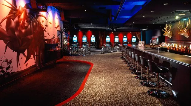 【池袋】ダーツオフ会★初めての方初心者からベテランまで大歓迎です♫アクセスの良い池袋東口近く♪みんなで楽しめるゲームグッツも多数♪│イベントパーティー ダイニングダーツバーBee 池袋店