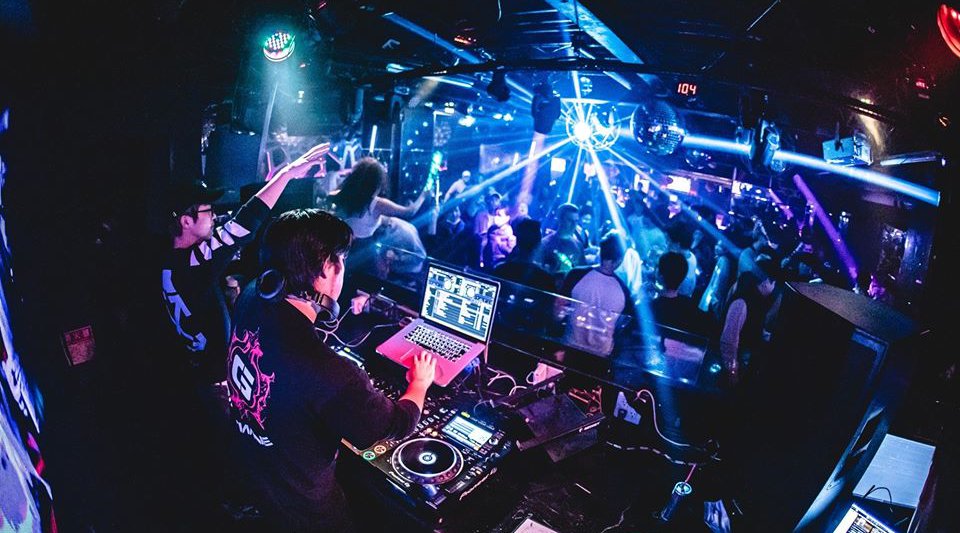 【ジラフ大阪】国内最大級のNightCLUB！GIRAFFE大阪・なんば、4つのフロアで異なるイベントが開催！早い時間から盛り上がろう！クーポン利用で更にお得に！