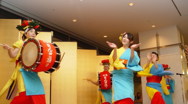 【雫石プリンスホテル】地域と連携し、岩手県の伝統的なお祭り「チャグチャグ馬コ」や「さんさ踊り」、打ち上げ花火が楽しめる1 日限定の夏祭りイベントを開催 【開催日】2021 年8 月28 日（土）