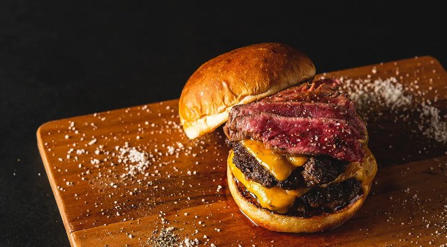 【京都タワーサンド限定】「100%和牛タワーバーガー」新登場！2023年4月22日(土)「STEAK＆BURGER NICK STOCK(ニックストック)」リニューアルオープン！株式会社ゴリップ