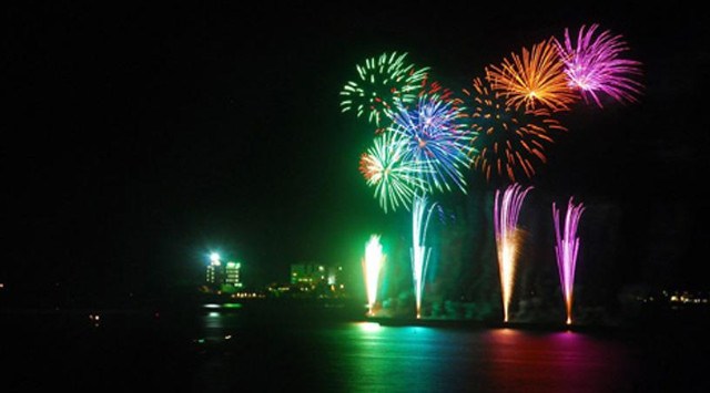 指宿温泉祭 花火大会 2023 鹿児島県指宿市 指宿港周辺 - 恒例行事・催事・穴場・チケット・見所・打ち上げ時間 - 夏祭り 花火大会