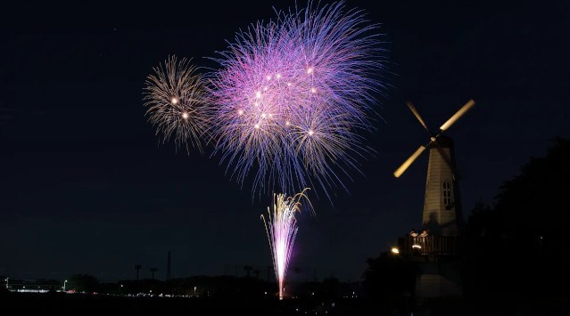 埼玉 さいたま市花火大会2025「大宮地区、浦和地区、岩槻地区の３会場にてそれぞれの日程にて実施」- 穴場・見所・日程 - 関東花火大会・埼玉県夏祭り