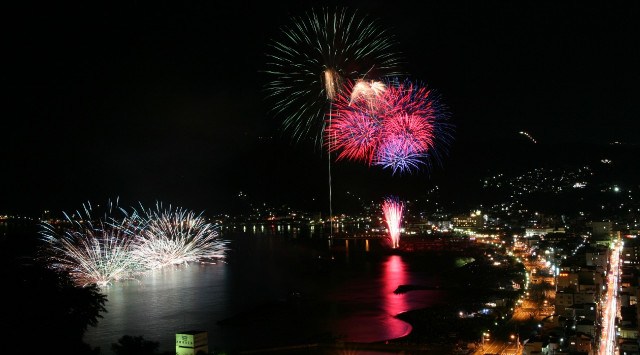 按針祭「太鼓の響き」打上花火 伊東温泉海の花火大会 2025 - 静岡花火大会 日程・穴場・見所・打ち上げ時間 - 静岡県伊東市 夏祭り