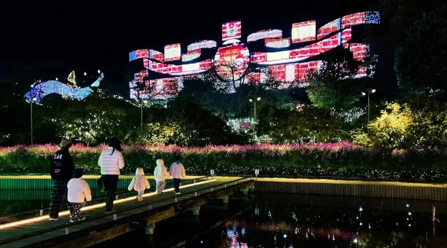 イルミネーションアワードで10年連続ランキング全国第1位『あしかがフラワーパーク』で最高のクリスマスを！2025年12月25日まで特別演出『クリスマスファンタジー』開催中！株式会社足利フラワーリゾート