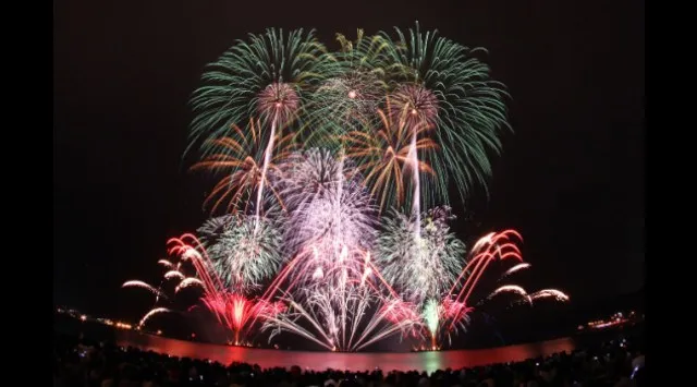 第68回 逗子海岸花火大会2026 見所・穴場・打ち上げ時間・日程 関東神奈川花火大会 - 逗子海岸花火大会 / 逗子海岸・逗子海水浴場