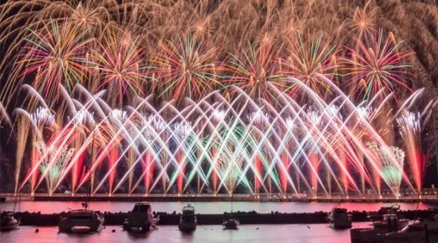 熱海海上花火大会 2026 日程・時間・雨天・穴場・見所・打ち上げ時間 / 観覧場所／サンビーチ海水浴場～熱海港まで海岸線一帯 - 茨城県東茨城郡大洗町 花火大会