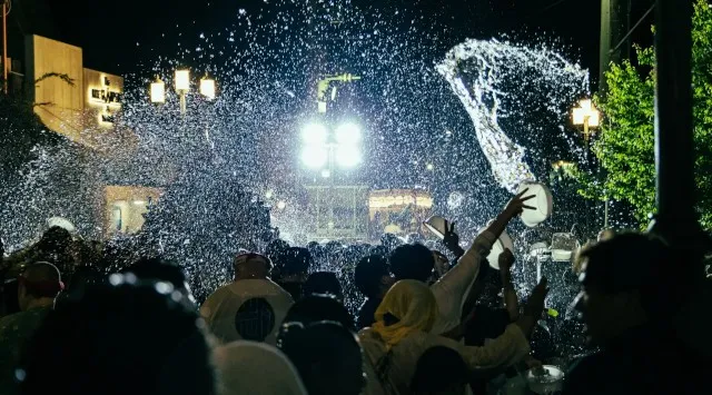 【筋肉×祭り】びしょ濡れ必至！湯河原温泉「湯かけまつり」に筋肉紳士集団ALLOUTが今年も参戦！筋肉盆踊りやお湯かけでマッチョたちが盛り上げる！全国の湯かけ・水かけイベント・フェスも盛り上げます