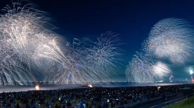 幕張ビーチ花火フェスタ2026 千葉市民花火大会2026 幕張海浜公園 幕張メッセ駐車場 - 伝統行事・日程・見どころ・混雑状況・開催場所 - 夏祭り 花火大会