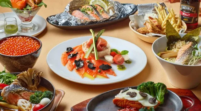 【トマム】いくら玉入れに鮭のピンボールゲーム！？食べて遊んで鮭に夢中になる「とことん鮭フェス」初開催～鮭色に染まるストリートで、鮭づくしの限定グルメやゲームを満喫できる秋の体験型フェス～星野リゾート