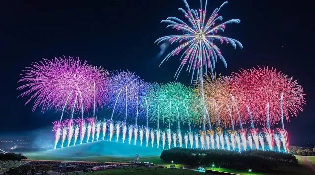 北海道芸術花火 花火大会 2026 モエレ沼公園 北海道札幌市東区 - 伝統行事・日程・見どころ・混雑状況・開催場所 - 夏祭り 花火大会