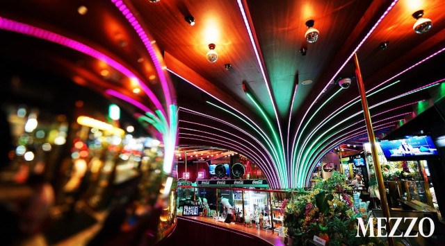 【六本木 MEZZO TOKYO : 木曜日】東京の夜の大人の楽しみ方★まずは一杯！夜遊びする大人の集合地点ラグジュアリーなバー＆ラウンジ"メゾ"で★クーポンでお得★女性入場無料！